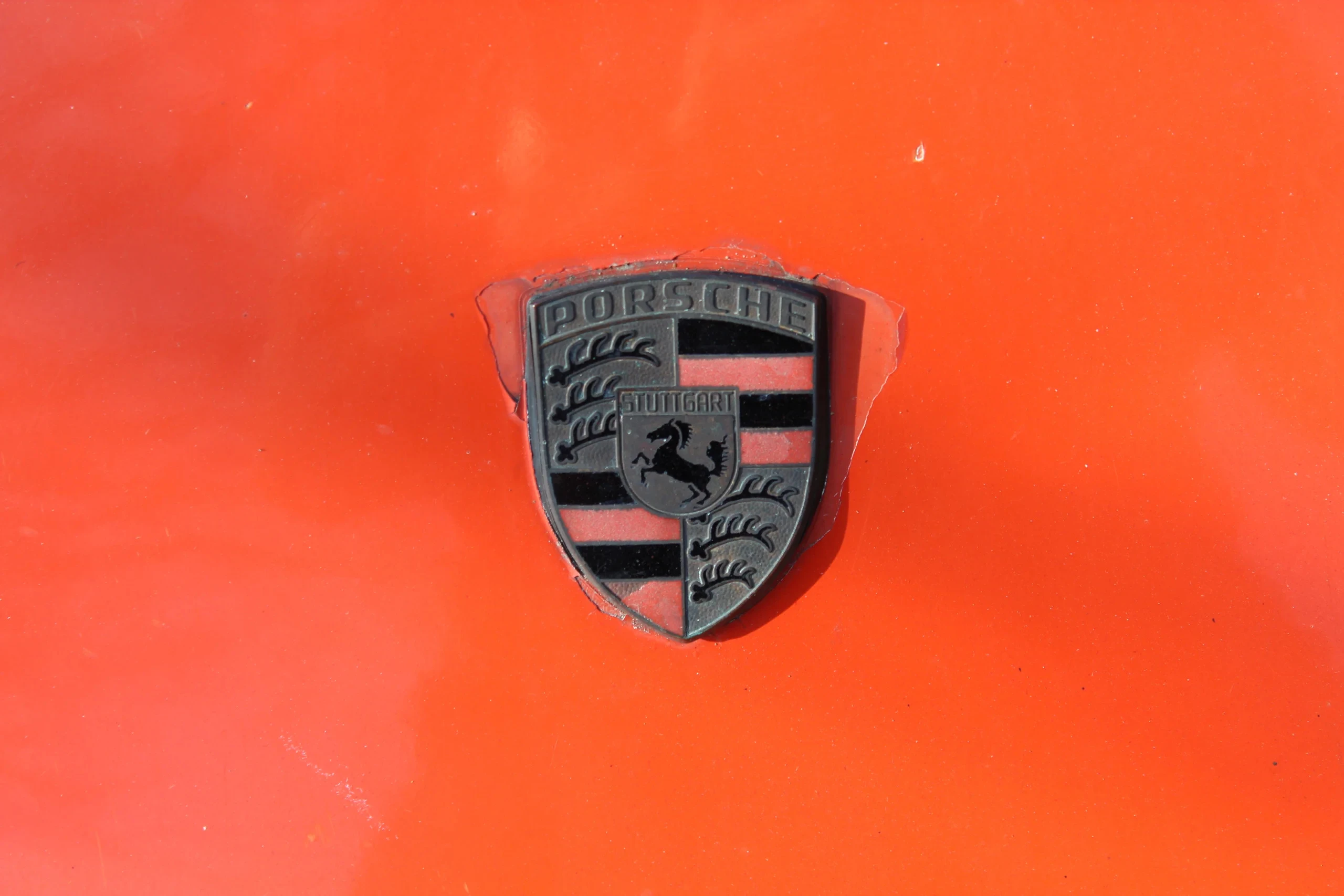 Porsche 911 T Targa 1972 - Porsche Wappen