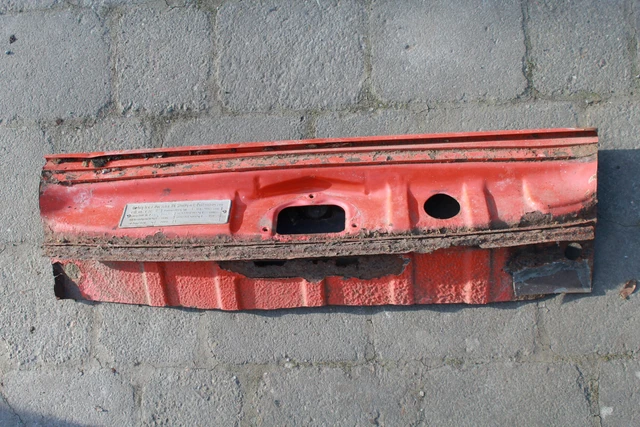 Demontierte Teile - Heckabschlussblech Mit Typenschild
