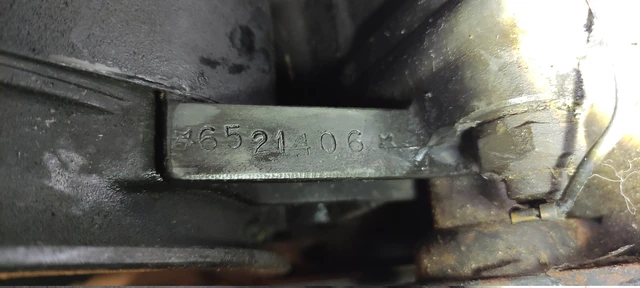 Motor-Seriennummer 6521406 am Kurbelgehäusesteg eingestanzt