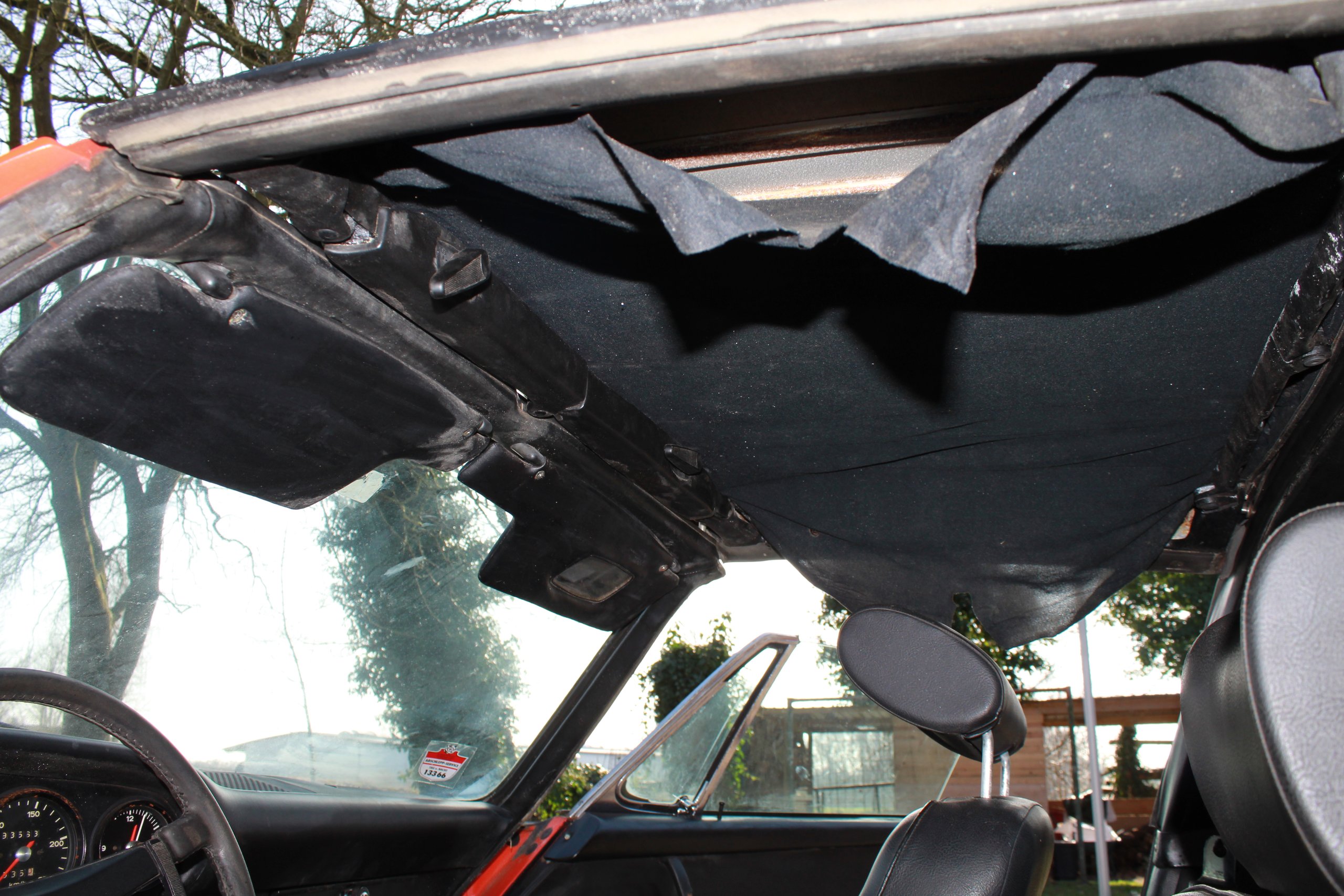 Dachhimmel beschädigt